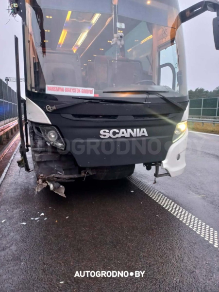 Автобус «Варшава - Гродно» врезался в полицию и пожарную возле Белостока. Первые подробности Автобус «Варшава - Гродно» врезался в полицию и пожарную возле Белостока. Первые подробности