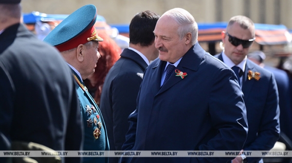 Лукашенко в Москве принял участие в торжествах в честь Дня Победы Лукашенко в Москве принял участие в торжествах в честь Дня Победы