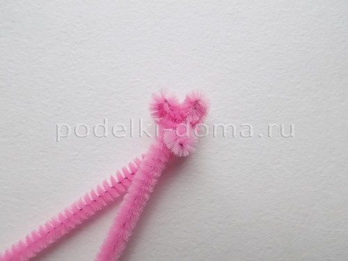 Плюшевый медвежонок из синельной проволоки Плюшевый медвежонок из синельной проволоки