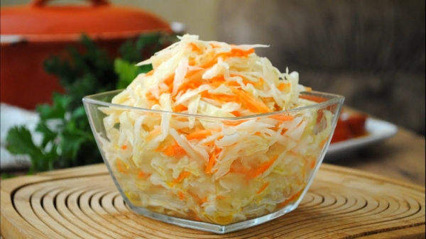 Как приготовить вкусную хрустящую квашеную капусту за три часа Как приготовить вкусную хрустящую квашеную капусту за три часа