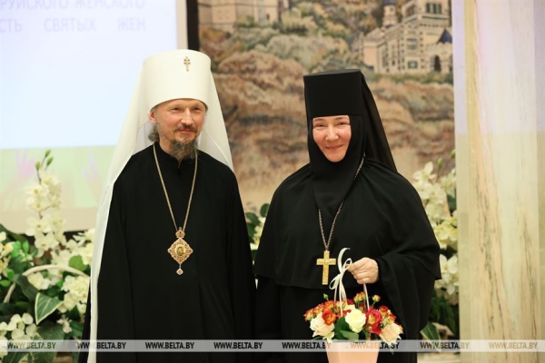 Победительниц конкурса "Женщина года - 2022" наградили в Минске Победительниц конкурса "Женщина года - 2022" наградили в Минске