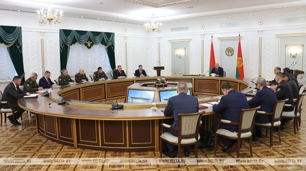 Праздник труда, секретное совещание Лукашенко с силовиками и боевое задание. Итоги знаковой недели Президента Праздник труда, секретное совещание Лукашенко с силовиками и боевое задание. Итоги знаковой недели Президента