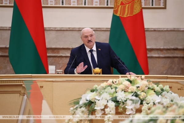 "Срок один - 1 января". Лукашенко поручил устранить к новому году все недостатки в здравоохранении "Срок один - 1 января". Лукашенко поручил устранить к новому году все недостатки в здравоохранении