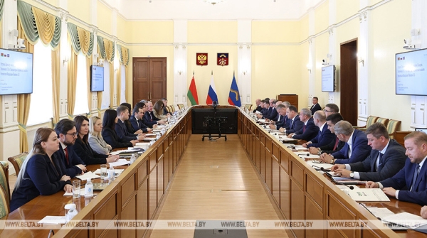 Сумма контрактов по итогам визита Головченко в Карелию и Мурманск составила около $100 млн Сумма контрактов по итогам визита Головченко в Карелию и Мурманск составила около $100 млн