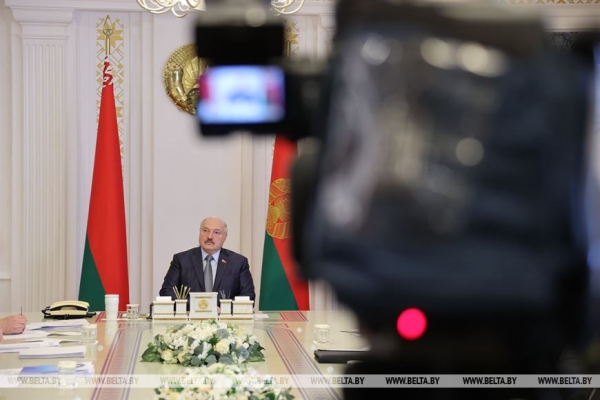 Встречи с Путиным и губернаторами, стратегия для ОДКБ и вступительная кампания. Подробности интенсивной недели Президента Встречи с Путиным и губернаторами, стратегия для ОДКБ и вступительная кампания. Подробности интенсивной недели Президента