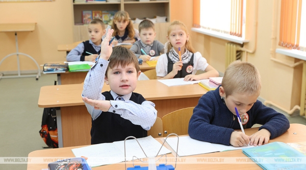 Школы Беларуси начинают прием документов в первые классы Школы Беларуси начинают прием документов в первые классы