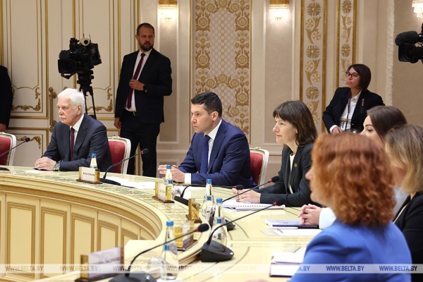 Встречи с Путиным и губернаторами, стратегия для ОДКБ и вступительная кампания. Подробности интенсивной недели Президента Встречи с Путиным и губернаторами, стратегия для ОДКБ и вступительная кампания. Подробности интенсивной недели Президента