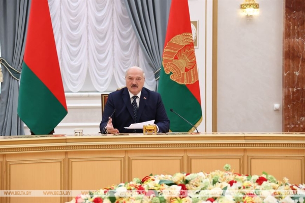 Встречи с Путиным и губернаторами, стратегия для ОДКБ и вступительная кампания. Подробности интенсивной недели Президента Встречи с Путиным и губернаторами, стратегия для ОДКБ и вступительная кампания. Подробности интенсивной недели Президента