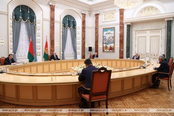 Укрепление доверия, истерики Запада и план действий в экономике. О чем говорил Лукашенко с главами МИД ОДКБ? Укрепление доверия, истерики Запада и план действий в экономике. О чем говорил Лукашенко с главами МИД ОДКБ?