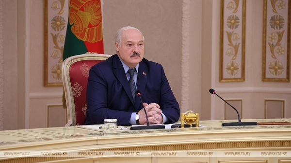 Встречи с Путиным и губернаторами, стратегия для ОДКБ и вступительная кампания. Подробности интенсивной недели Президента Встречи с Путиным и губернаторами, стратегия для ОДКБ и вступительная кампания. Подробности интенсивной недели Президента