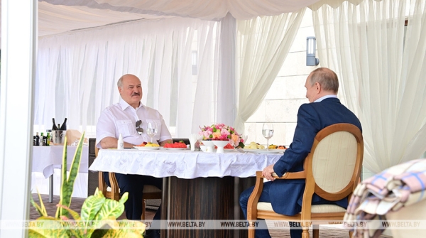 Встречи с Путиным и губернаторами, стратегия для ОДКБ и вступительная кампания. Подробности интенсивной недели Президента Встречи с Путиным и губернаторами, стратегия для ОДКБ и вступительная кампания. Подробности интенсивной недели Президента