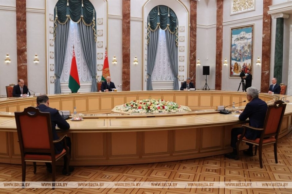 Встречи с Путиным и губернаторами, стратегия для ОДКБ и вступительная кампания. Подробности интенсивной недели Президента Встречи с Путиным и губернаторами, стратегия для ОДКБ и вступительная кампания. Подробности интенсивной недели Президента