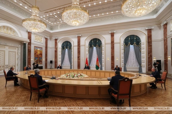Встречи с Путиным и губернаторами, стратегия для ОДКБ и вступительная кампания. Подробности интенсивной недели Президента Встречи с Путиным и губернаторами, стратегия для ОДКБ и вступительная кампания. Подробности интенсивной недели Президента
