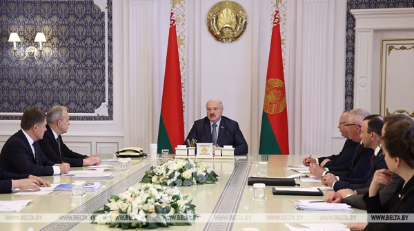 Встречи с Путиным и губернаторами, стратегия для ОДКБ и вступительная кампания. Подробности интенсивной недели Президента Встречи с Путиным и губернаторами, стратегия для ОДКБ и вступительная кампания. Подробности интенсивной недели Президента