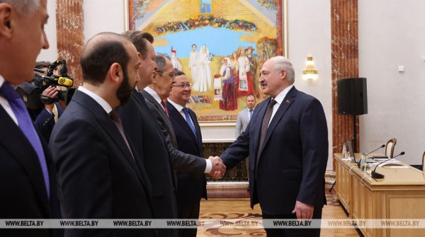 Лукашенко предложил выработать для стран ОДКБ план совместных действий в экономике Лукашенко предложил выработать для стран ОДКБ план совместных действий в экономике