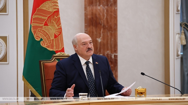 Встречи с Путиным и губернаторами, стратегия для ОДКБ и вступительная кампания. Подробности интенсивной недели Президента Встречи с Путиным и губернаторами, стратегия для ОДКБ и вступительная кампания. Подробности интенсивной недели Президента