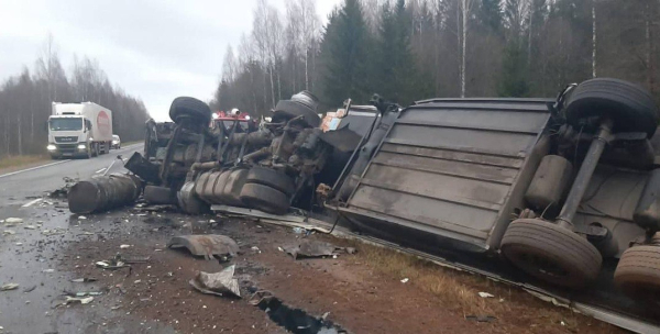 В страшной аварии в России погибли два дальнобойщика из Беларуси В страшной аварии в России погибли два дальнобойщика из Беларуси