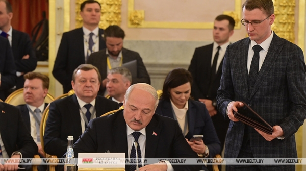 Лукашенко: ЕАЭС должен стать одним из центров принятия решений в мире Лукашенко: ЕАЭС должен стать одним из центров принятия решений в мире