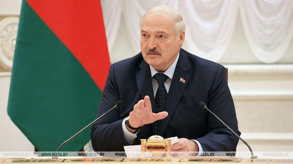 Угроза глобального конфликта, "контрнаступ" и призыв к единству. Все громкие заявления Лукашенко на встрече по линии ОДКБ Угроза глобального конфликта, "контрнаступ" и призыв к единству. Все громкие заявления Лукашенко на встрече по линии ОДКБ