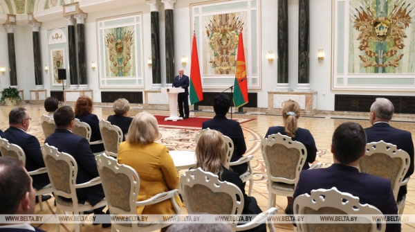 Лукашенко: при всей "диктатуре" мы сделали гуманными нашу страну и наше правосудие Лукашенко: при всей "диктатуре" мы сделали гуманными нашу страну и наше правосудие