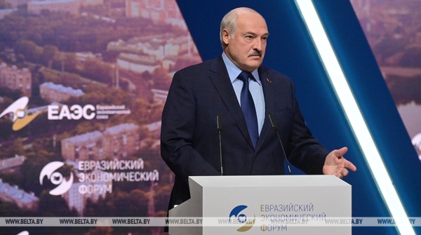 "Не можем и не должны отстать!" Все подробности программного выступления Лукашенко на Евразийском форуме "Не можем и не должны отстать!" Все подробности программного выступления Лукашенко на Евразийском форуме