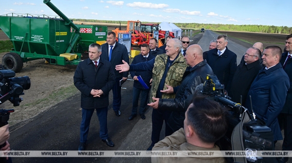 Неожиданный приезд в Гродно, эксперименты на полях и программа действий для страны. Итоги региональной недели Президента Неожиданный приезд в Гродно, эксперименты на полях и программа действий для страны. Итоги региональной недели Президента