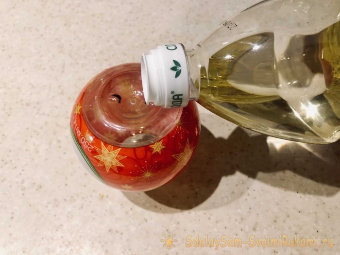 Ёлочный шар из упаковки от яиц Ёлочный шар из упаковки от яиц