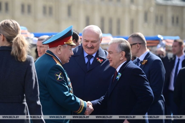 Лукашенко в Москве принял участие в торжествах в честь Дня Победы Лукашенко в Москве принял участие в торжествах в честь Дня Победы