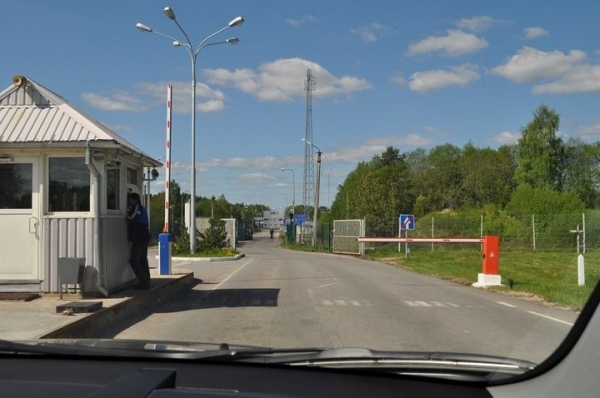 ЕС запретил россиянам ввозить личные автомобили, смартфоны и шампуни ЕС запретил россиянам ввозить личные автомобили, смартфоны и шампуни