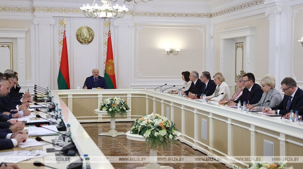 Секретное производство снарядов, резонансное интервью и посылы новым послам. Акценты горячей недели Президента Секретное производство снарядов, резонансное интервью и посылы новым послам. Акценты горячей недели Президента