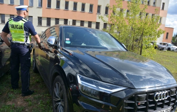 Белорусы ехали на краденой Audi. Их остановила польская полиция Белорусы ехали на краденой Audi. Их остановила польская полиция