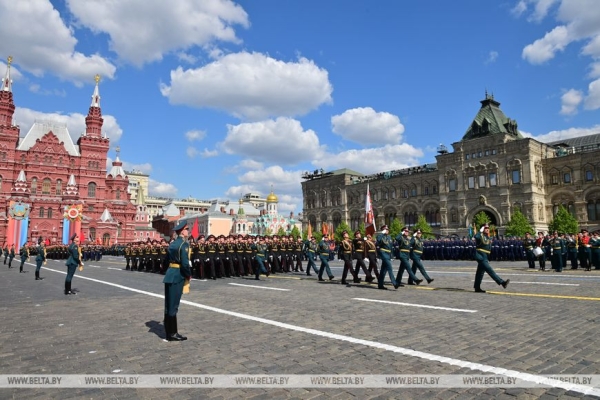 Лукашенко в Москве принял участие в торжествах в честь Дня Победы Лукашенко в Москве принял участие в торжествах в честь Дня Победы