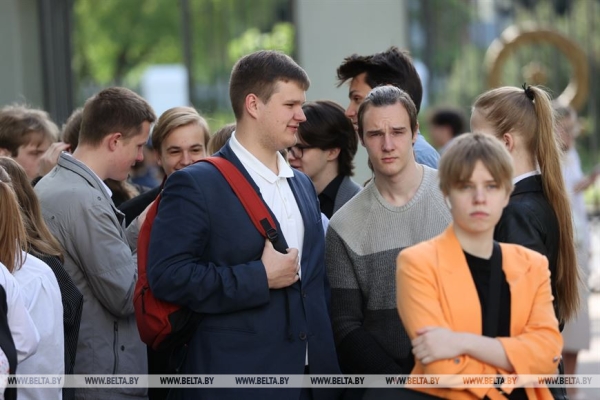 Математика - лидер второго ЦЭ, ее сдавать сегодня планируют почти 20,6 тыс. 11-классников Математика - лидер второго ЦЭ, ее сдавать сегодня планируют почти 20,6 тыс. 11-классников