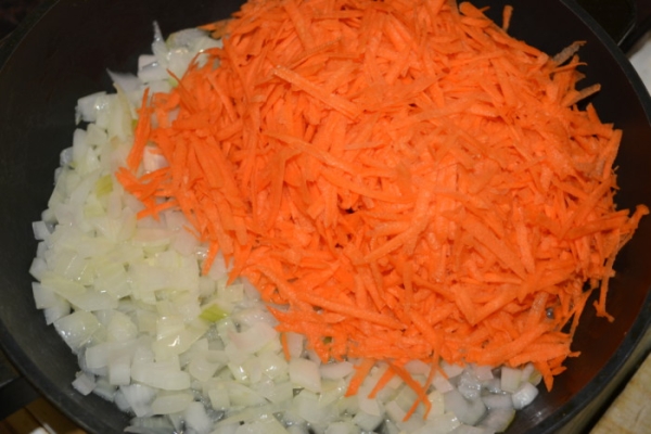 Раскрыт секрет, который поможет сделать зажарку из лука и моркови еще вкуснее Раскрыт секрет, который поможет сделать зажарку из лука и моркови еще вкуснее