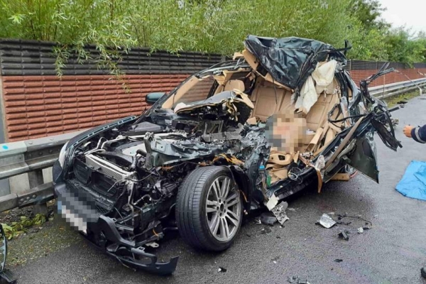 В Австрии в ДТП с фурой белоруса погиб водитель «легковушки» В Австрии в ДТП с фурой белоруса погиб водитель «легковушки»